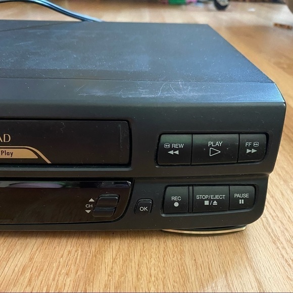 JVC HR-J443U Pro-cision 19u Head VCR Shuttle NO REMOTE Only Power Cord - Picture 4 of 6